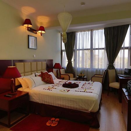 Rahnile Hotel Bahar Dar Esterno foto