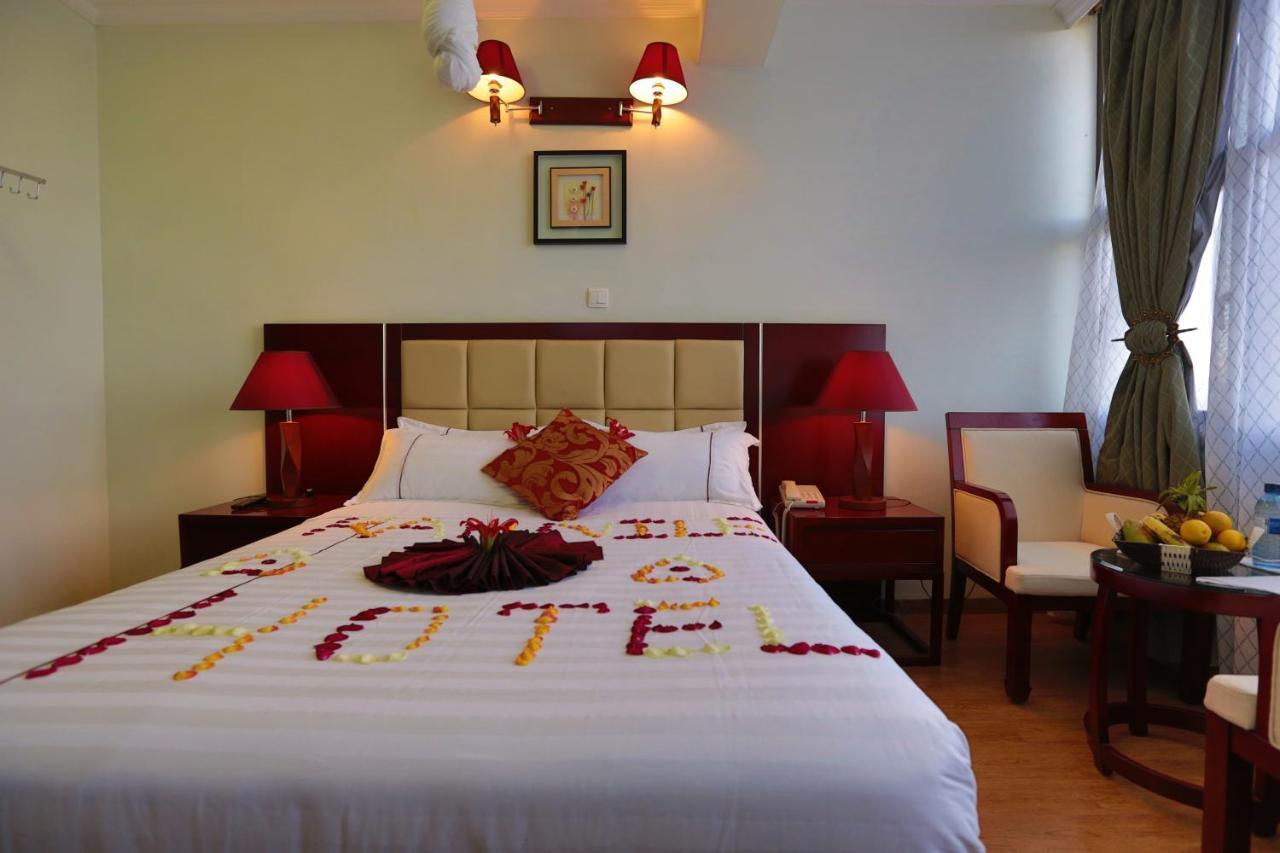 Rahnile Hotel Bahar Dar Esterno foto