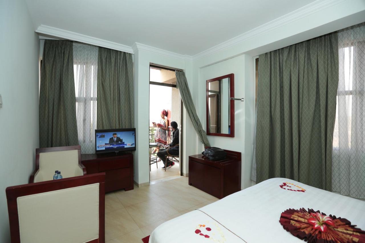 Rahnile Hotel Bahar Dar Esterno foto