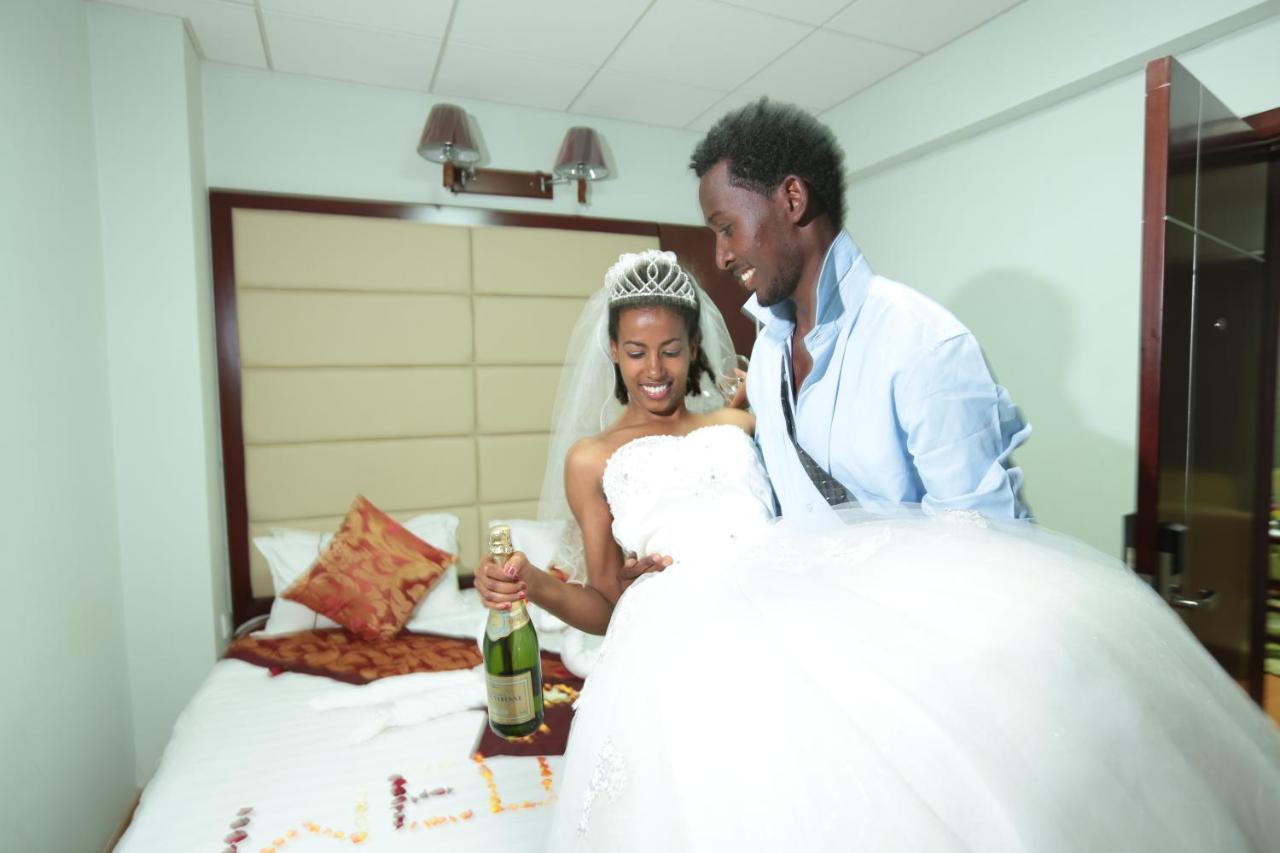 Rahnile Hotel Bahar Dar Esterno foto